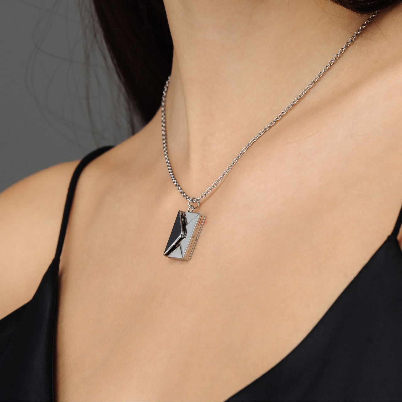 Envelope Name Necklace - Custom Name Necklace - Gifts for Mother's Day - Gifts for Mom - Personalized Gift Necklace Brother & Sisters