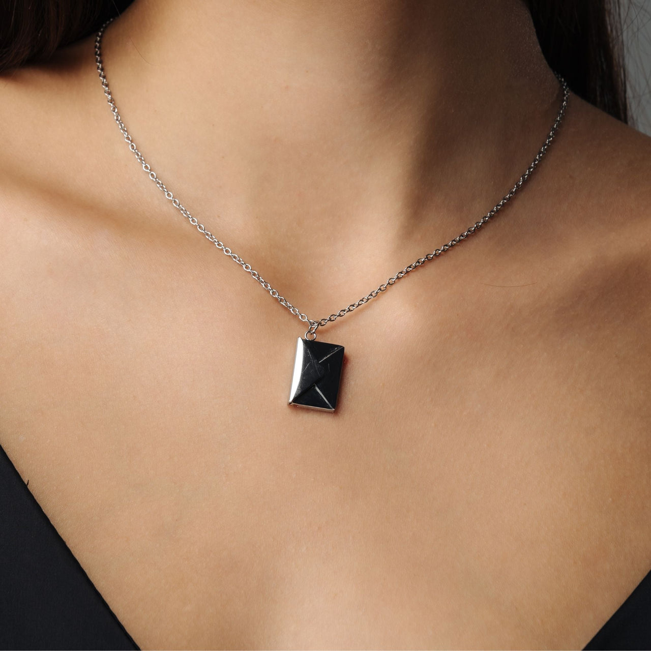 Envelope Name Necklace - Custom Name Necklace - Gifts for Mother's Day - Gifts for Mom - Personalized Gift Necklace Silver Brother & Sisters