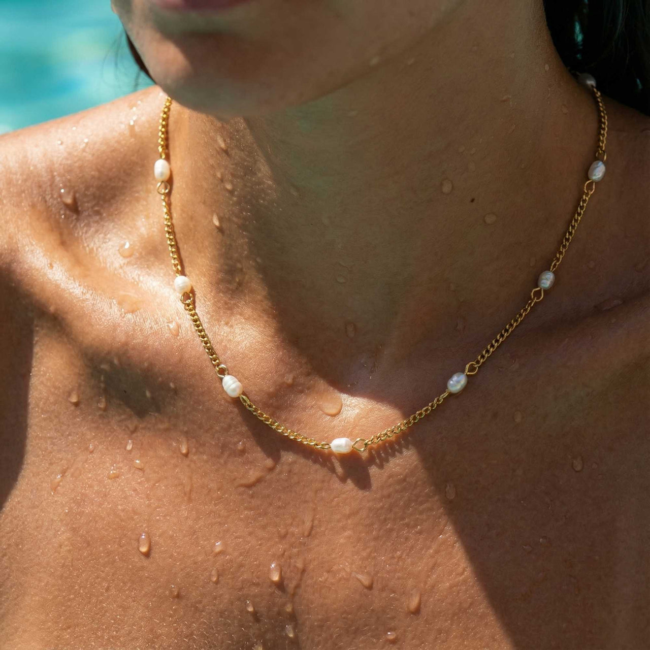 Dainty Pearl Choker